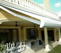 toldos de brazos extensibles con cofre